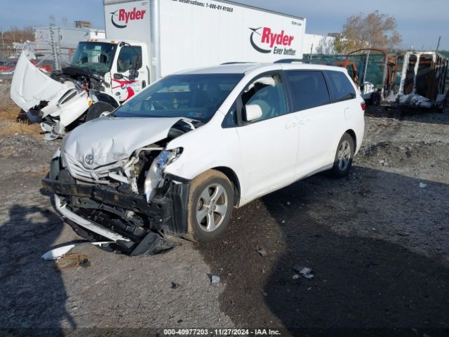 5TDKK3DC0FS611063 Toyota Sienna Le 8 Passenger
