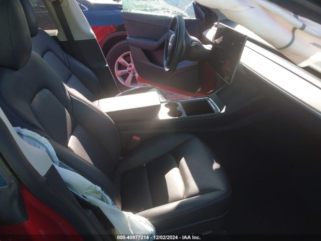 2021 TESLA MODEL Y 5YJYGDEE0MF300199 Photo 4