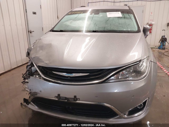Chrysler Pacifica Hybrid Platinum 2017 2C4RC1N79HR655172 Image 12