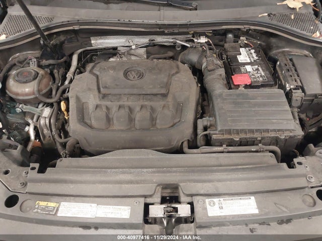 3VV2B7AX8JM220963 Volkswagen Tiguan 2.0t Se/2.0t Sel