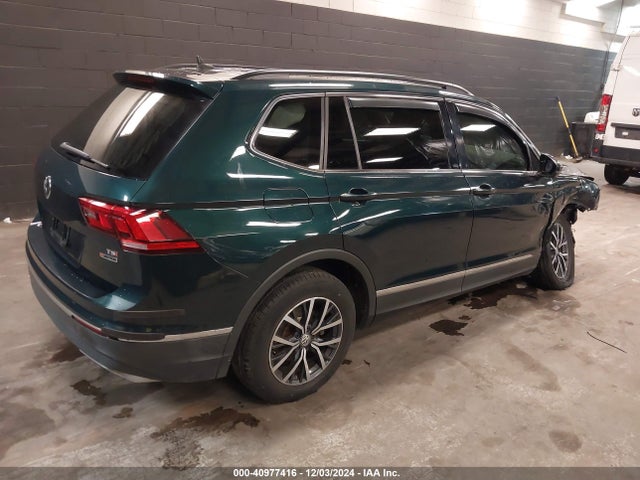 3VV2B7AX8JM220963 Volkswagen Tiguan 2.0t Se/2.0t Sel