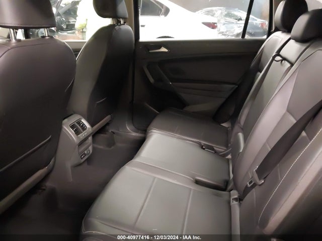 3VV2B7AX8JM220963 Volkswagen Tiguan 2.0t Se/2.0t Sel