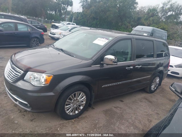 2C4RC1CG0GR221126 Chrysler Town & Country Touring-l Anniversary Edition