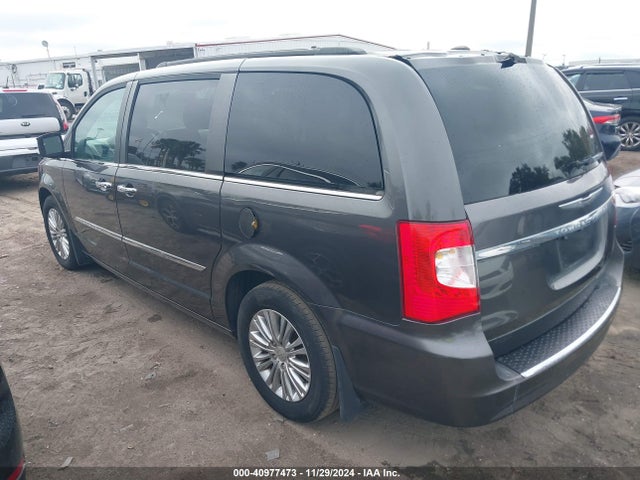 2C4RC1CG0GR221126 Chrysler Town & Country Touring-l Anniversary Edition