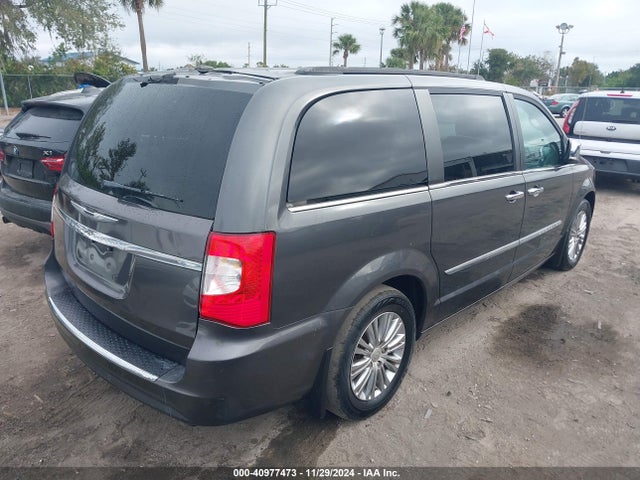 2C4RC1CG0GR221126 Chrysler Town & Country Touring-l Anniversary Edition