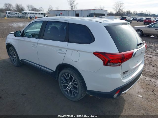 2017 MITSUBISHI OUTLANDER JA4AZ2A38HZ052220 Photo 2