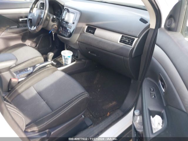 2017 MITSUBISHI OUTLANDER JA4AZ2A38HZ052220 Photo 4