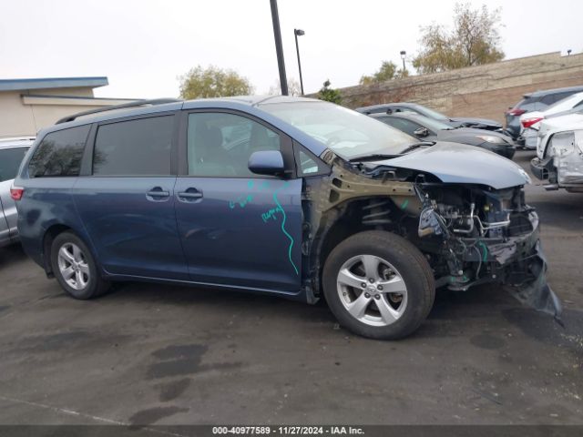 5TDKZ3DC0HS811858 Toyota Sienna Le 8 Passenger