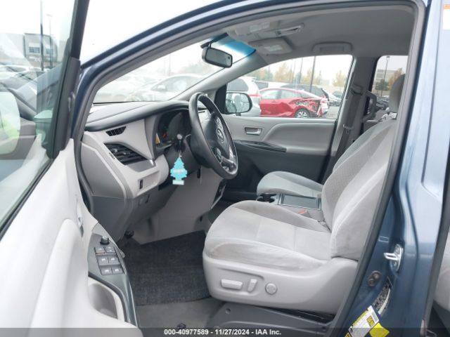5TDKZ3DC0HS811858 Toyota Sienna Le 8 Passenger