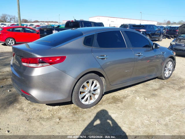 KIA Optima Lx 2017 5XXGT4L37HG162222 Image 4