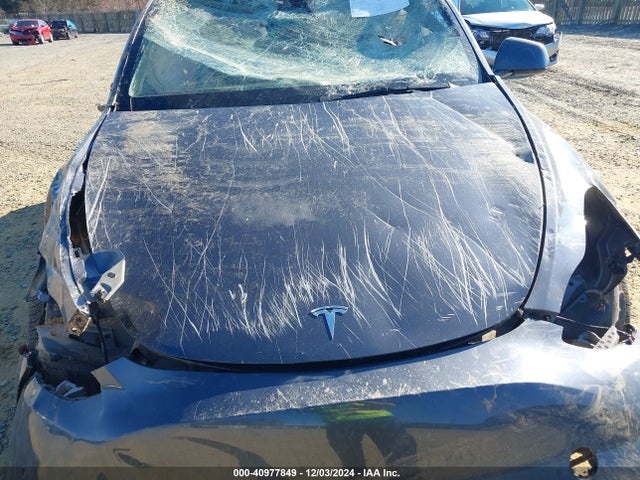 2021 TESLA MODEL Y 5YJYGAEE4MF131030 Photo 9