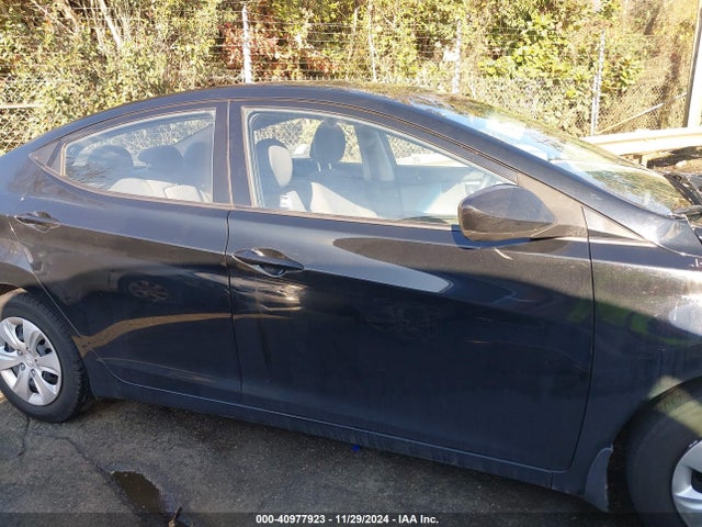 Hyundai ELANTRA SE 2016 5NPDH4AE3GH771805 Image 13