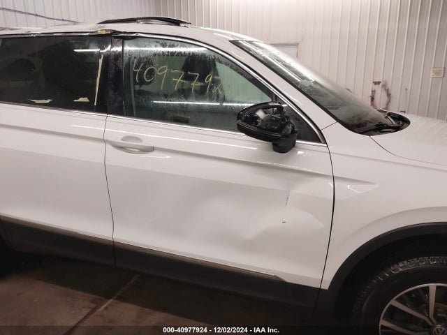 3VV2B7AX7JM194808 Volkswagen Tiguan 2.0t Se/2.0t Sel