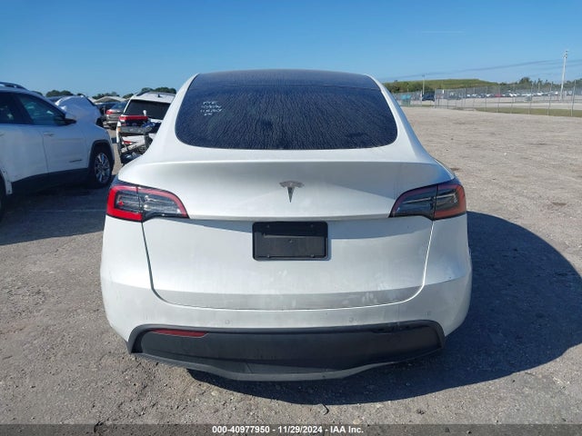 Tesla Model Y Standard Range Rear-wheel Drive 2021 5YJYGDED5MF115203 Image 16
