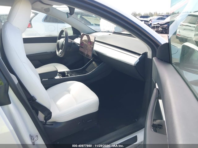 2021 TESLA MODEL Y 5YJYGDED5MF115203 Photo 4