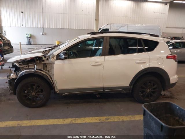 2T3RFREV9JW706265 Toyota Rav4 Adventure/xle