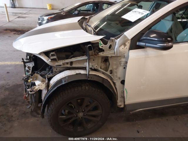 2T3RFREV9JW706265 Toyota Rav4 Adventure/xle