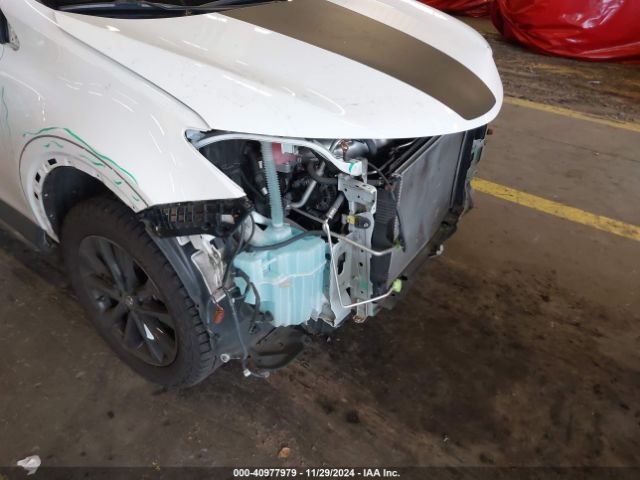 2T3RFREV9JW706265 Toyota Rav4 Adventure/xle