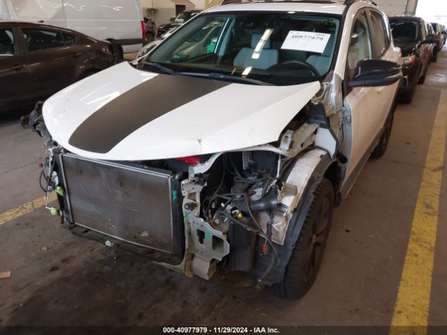 2T3RFREV9JW706265 Toyota Rav4 Adventure/xle