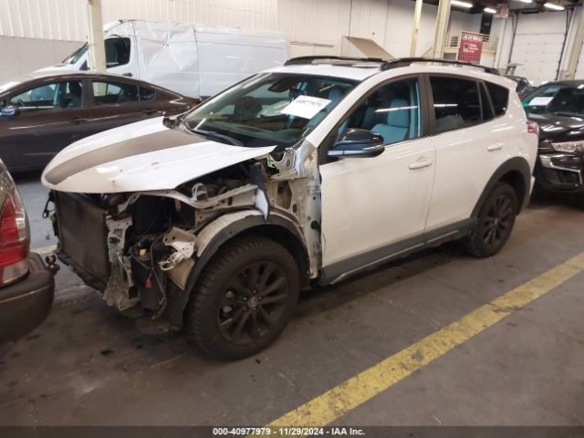 2T3RFREV9JW706265 Toyota Rav4 Adventure/xle