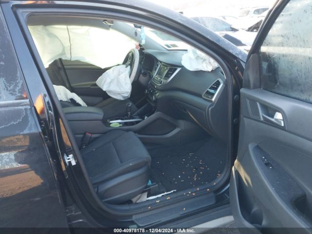 KM8J3CA25HU530865 Hyundai Tucson Sport