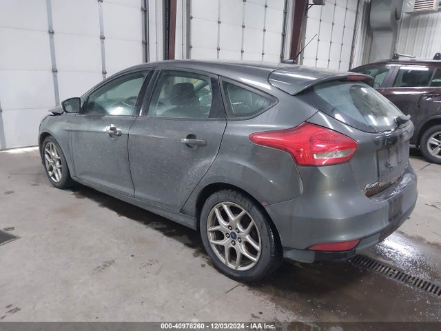 Ford FOCUS SE 2015 1FADP3K24FL334459 Image 3