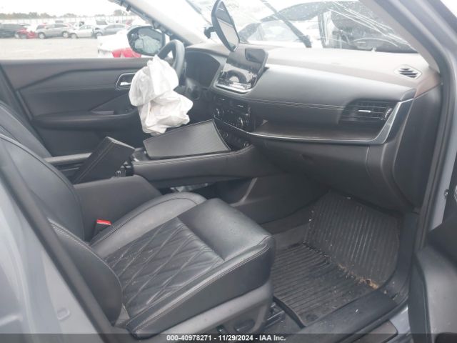 JN8AT3DC4MW106766 Nissan Rogue Platinum Fwd