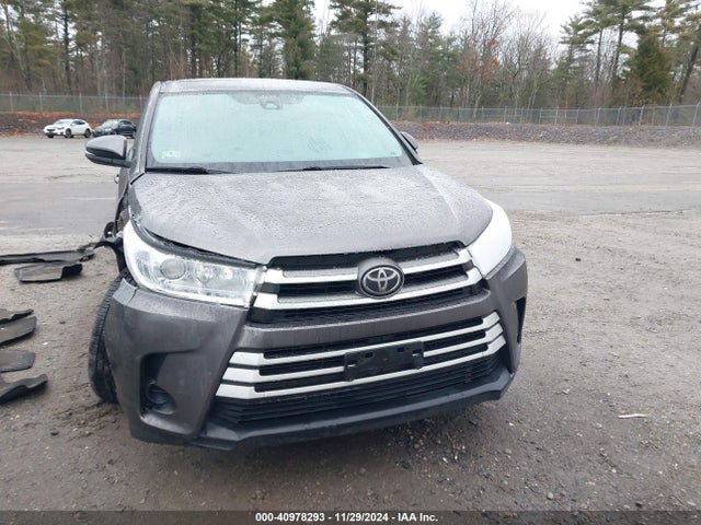 Toyota Highlander Le 2017 5TDBZRFH3HS465543 Image 11