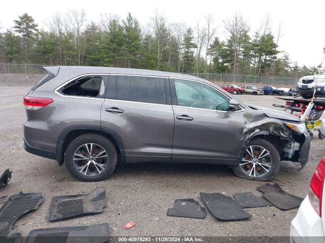 Toyota Highlander Le 2017 5TDBZRFH3HS465543 Image 12