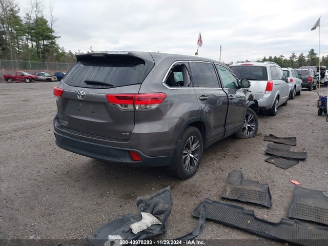 5TDBZRFH3HS465543 Toyota Highlander Le