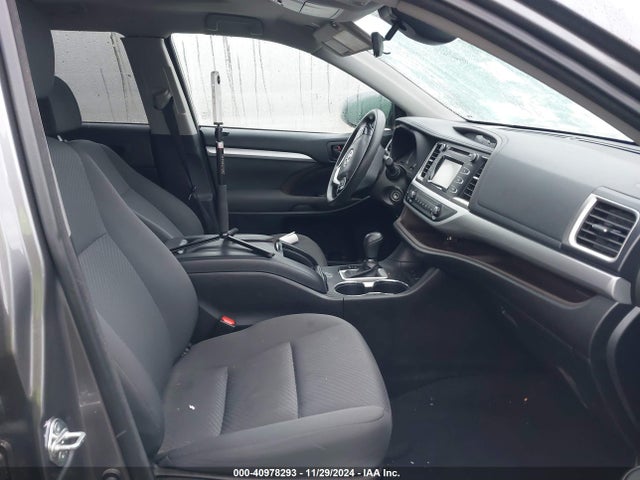 5TDBZRFH3HS465543 Toyota Highlander Le