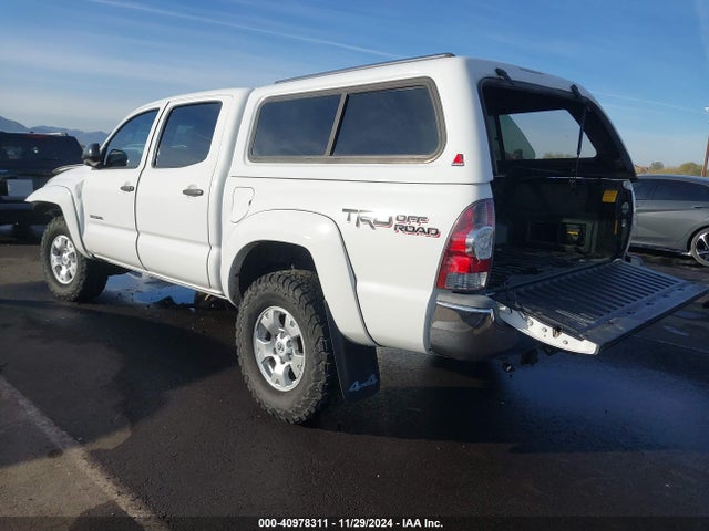 Toyota Tacoma Double Cab 2014 3TMLU4EN4EM142580 Image 3