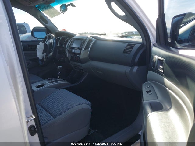 Toyota Tacoma Double Cab 2014 3TMLU4EN4EM142580 Image 5