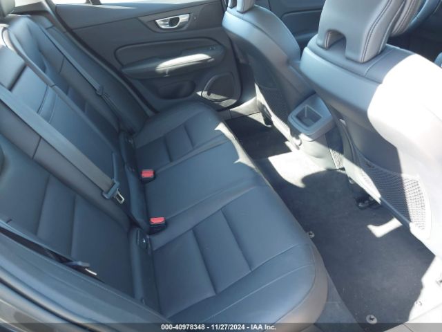 7JRL12FK6RG318032 Volvo S60 B5 Core Dark Theme