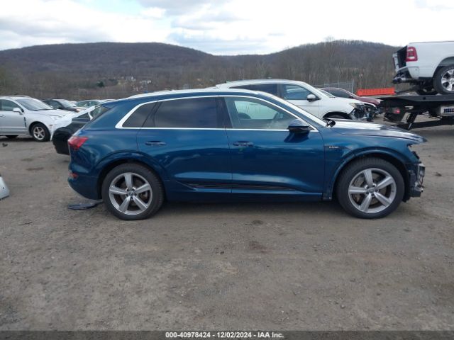 WA1VAAGE0KB017697 Audi E-tron Premium Plus