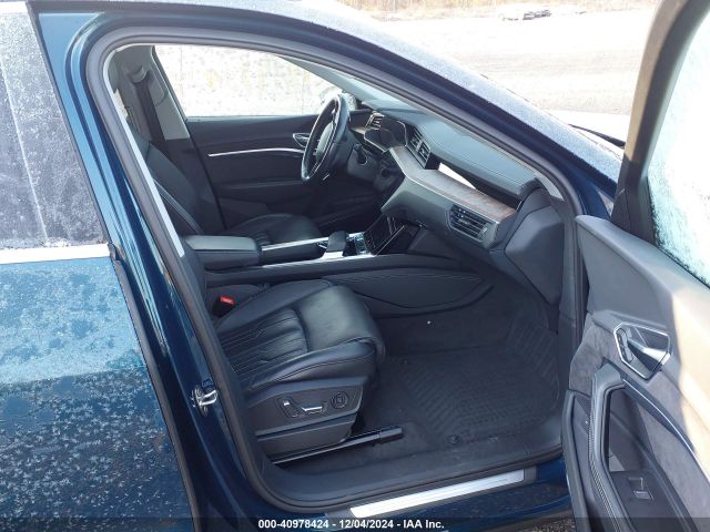 WA1VAAGE0KB017697 Audi E-tron Premium Plus
