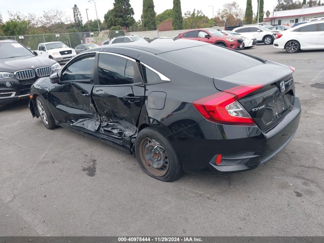 Honda Civic Lx 2018 2HGFC2F58JH529131 Image 3
