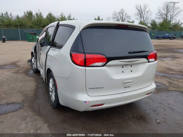 2C4RC1DG0HR552546 Chrysler Pacifica Touring