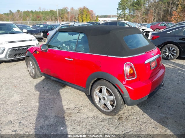 2009 MINI COOPER WMWMR33579TZ18529 Photo 2