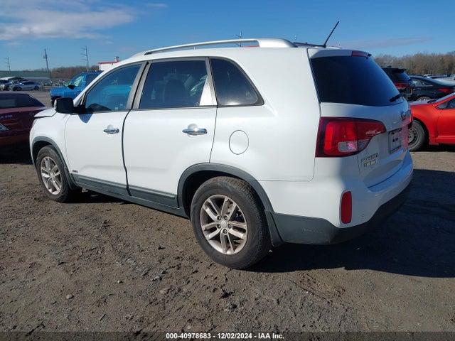 KIA SORENTO LX 2015 5XYKTCA64FG644950 Image 3