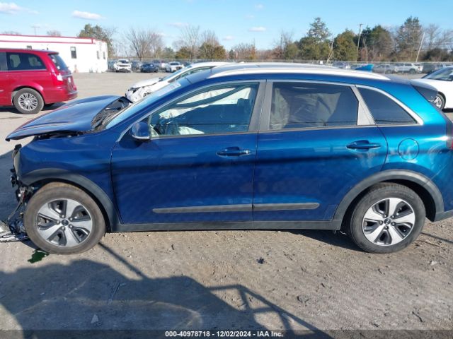 KNDCC3LC0H5041061 KIA NIRO EX