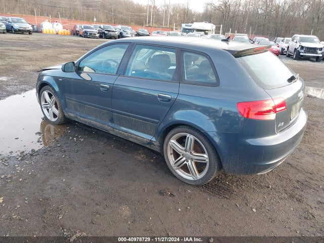 2011 AUDI A3 WAUKJAFM9BA014169 Photo 2