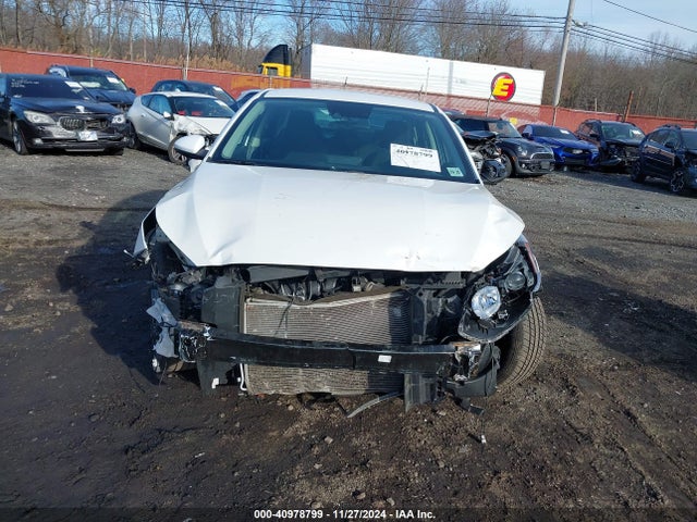 3KPF24AD8ME273858 KIA Forte Lxs