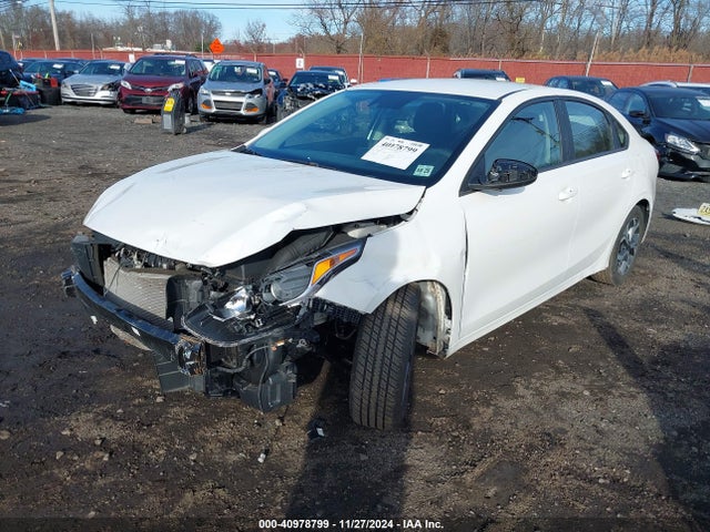 3KPF24AD8ME273858 KIA Forte Lxs