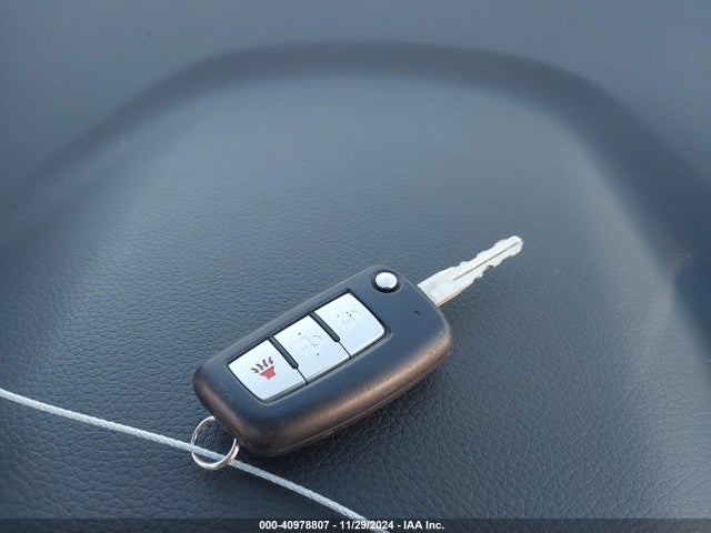 Nissan ROGUE S 2017 JN8AT2MT4HW151187 Image 11