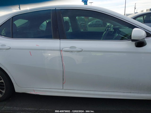 Toyota CAMRY SE 2018 4T1B11HK2JU573019 Image 13