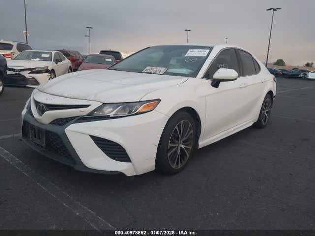 Toyota CAMRY SE 2018 4T1B11HK2JU573019 Image 2