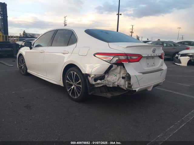 Toyota CAMRY SE 2018 4T1B11HK2JU573019 Image 3