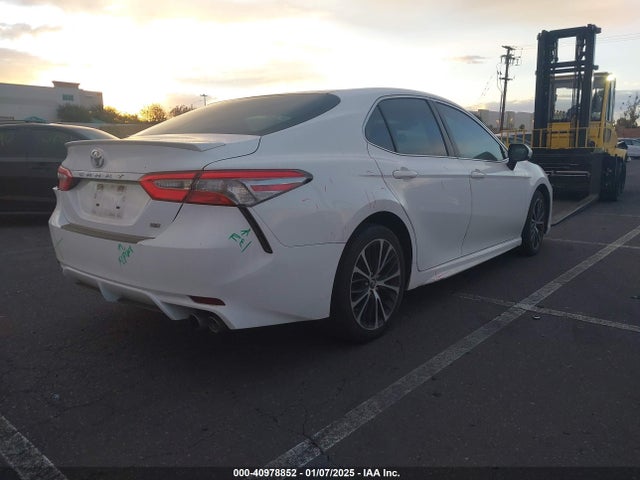 Toyota CAMRY SE 2018 4T1B11HK2JU573019 Image 4