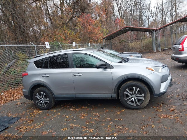 Toyota RAV4 LE 2017 2T3ZFREV6HW318405 Image 13